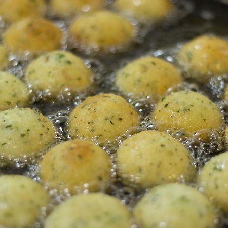Roccamorice Terrae Eremis: Ristorante, Bar, B&B المظهر الخارجي الصورة