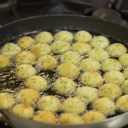Roccamorice Terrae Eremis: Ristorante, Bar, B&B المظهر الخارجي الصورة