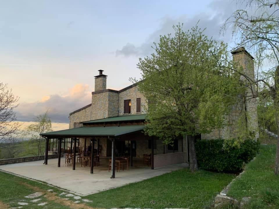 Roccamorice Terrae Eremis: Ristorante, Bar, B&B المظهر الخارجي الصورة