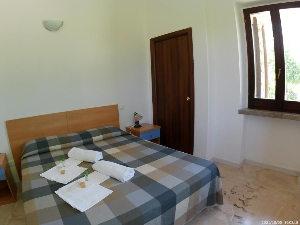 Roccamorice Terrae Eremis: Ristorante, Bar, B&B المظهر الخارجي الصورة