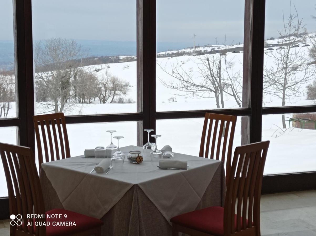Roccamorice Terrae Eremis: Ristorante, Bar, B&B المظهر الخارجي الصورة