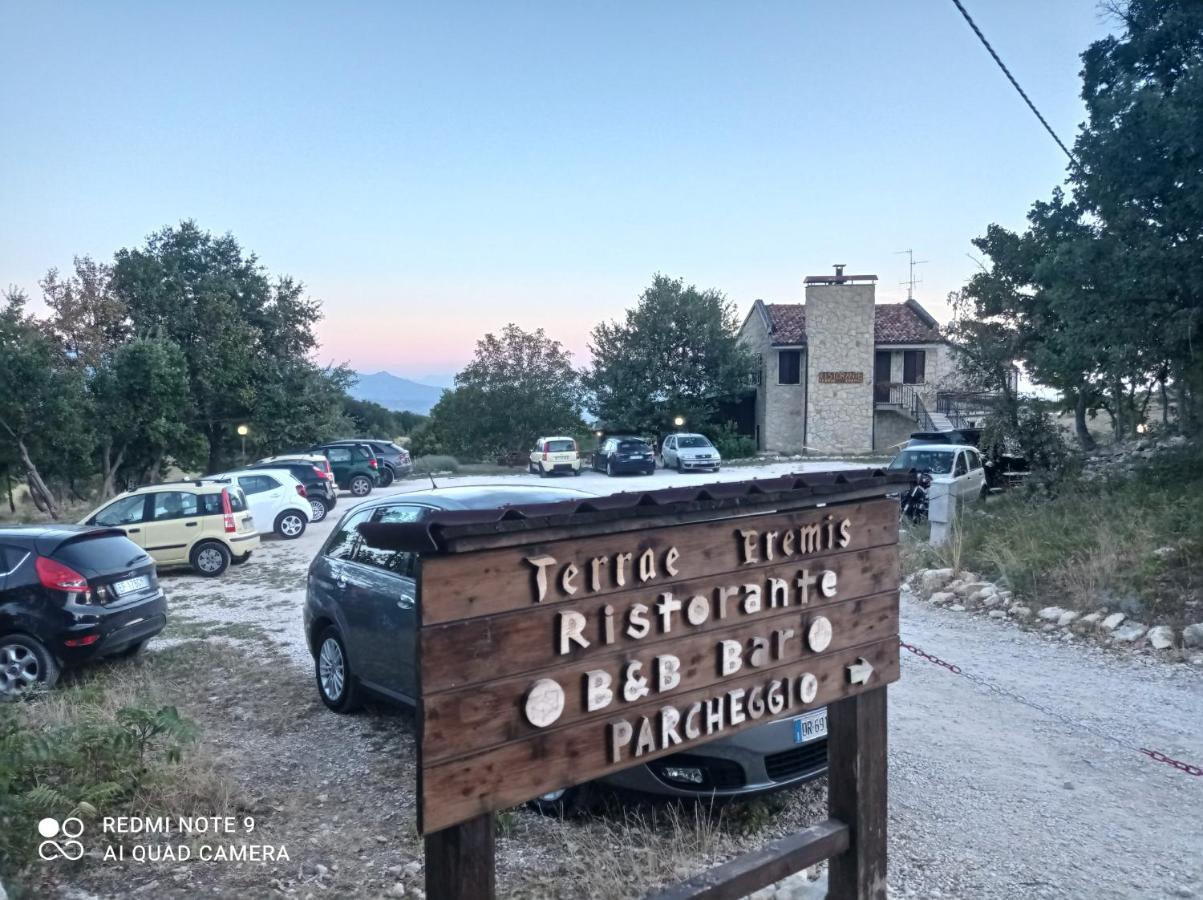 Roccamorice Terrae Eremis: Ristorante, Bar, B&B المظهر الخارجي الصورة