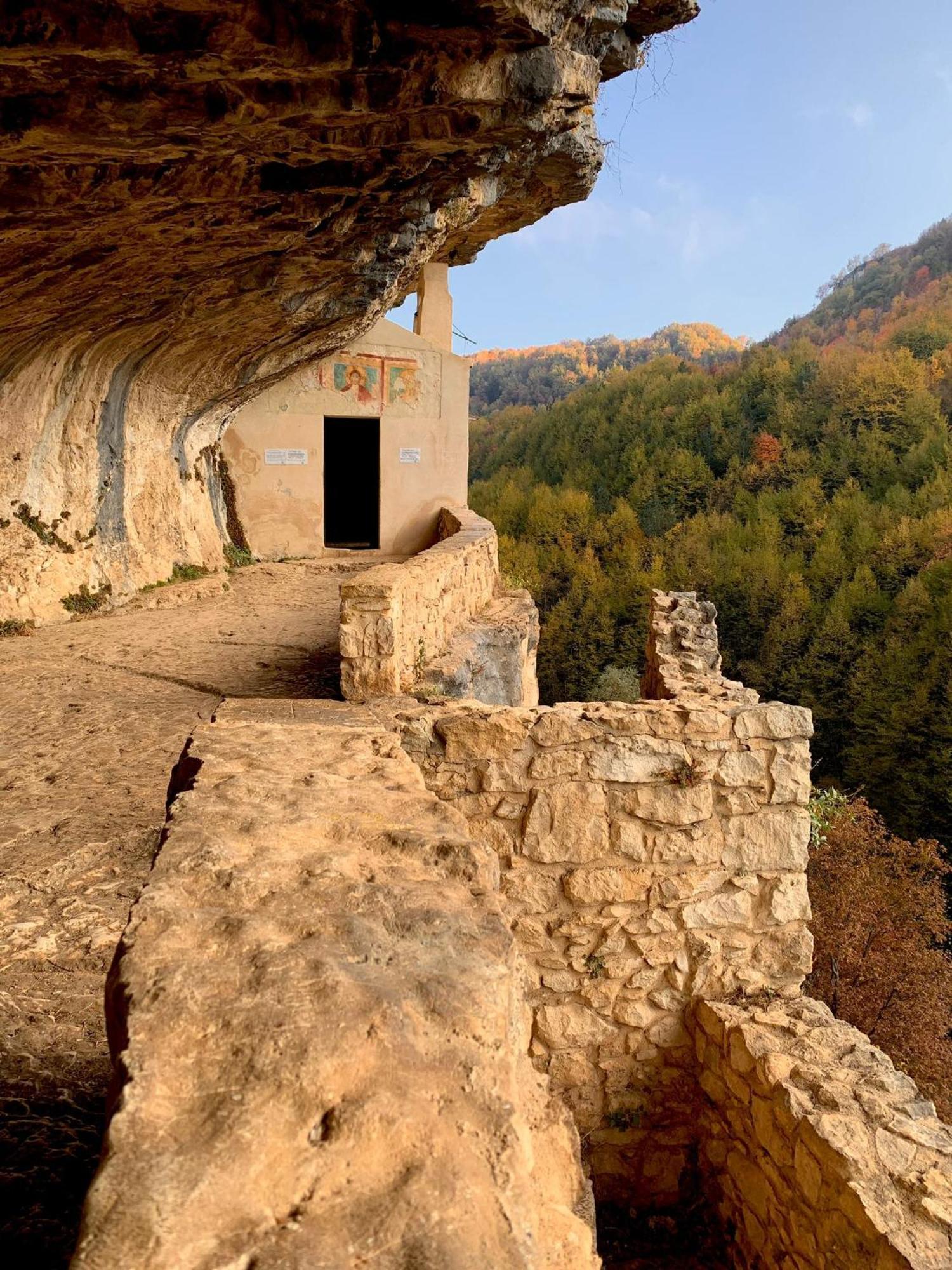 Roccamorice Terrae Eremis: Ristorante, Bar, B&B المظهر الخارجي الصورة